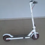 HONEYWHALE Patinete Elétrico M2 Pro 500W Dobrável 8,5" Branco com Bluetooth e LED photo review