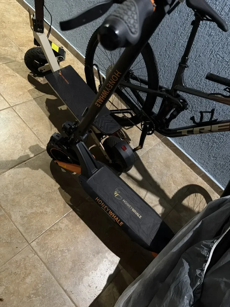 HONEYWHALE T8A Patinete Elétrico Dobrável Preto 48V 950W com Bluetooth e Luz LED photo review