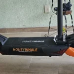HONEYWHALE T8A Patinete Elétrico Dobrável Preto 48V 950W com Bluetooth e Luz LED photo review