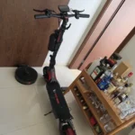 HONEYWHALE G4 Max Patinete Elétrico Dobrável Preto/Vermelho 60V 20,8Ah com Rodas 12" e Luz LED photo review