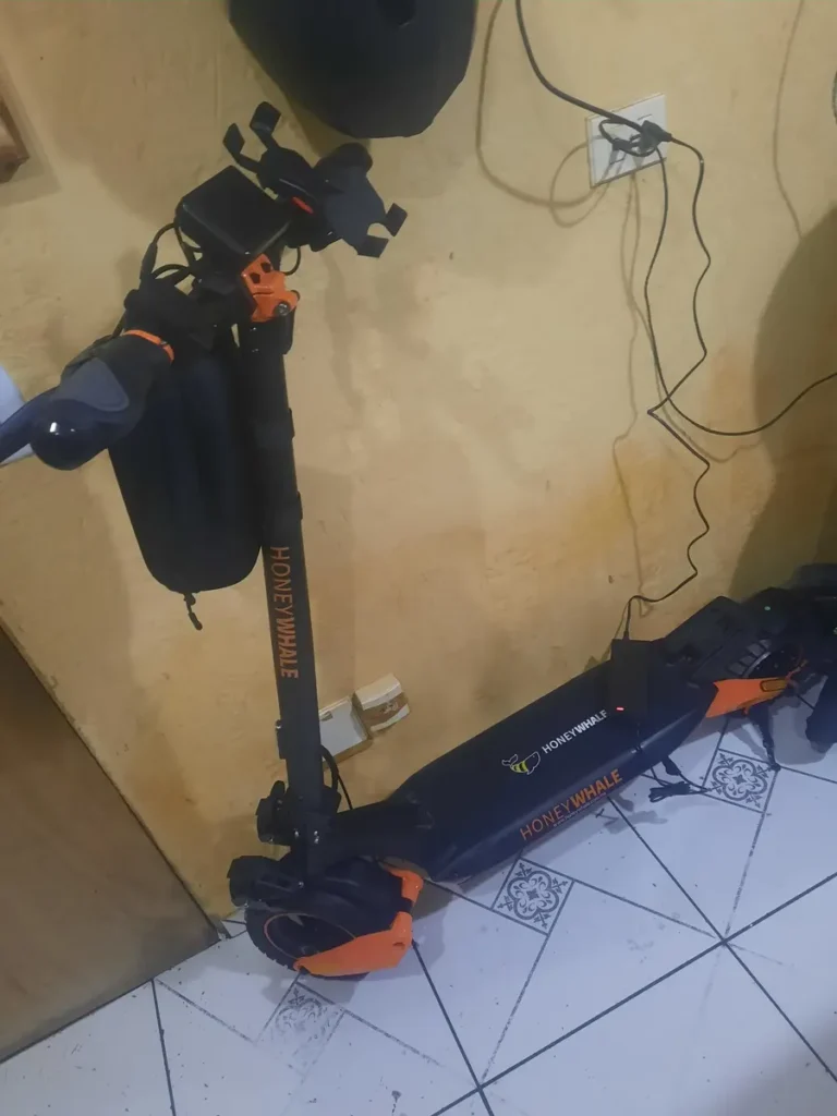 HONEYWHALE T8A Patinete Elétrico Dobrável Preto 48V 950W com Bluetooth e Luz LED photo review
