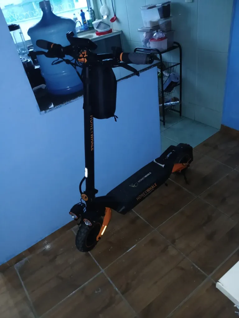 HONEYWHALE T8A Patinete Elétrico Dobrável Preto 48V 950W com Bluetooth e Luz LED photo review
