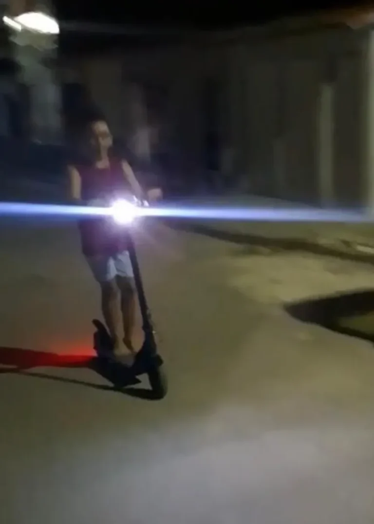 HONEYWHALE Patinete Elétrico M1 Lite 500W Preto-Amarelo Dobrável com Bluetooth e LED photo review