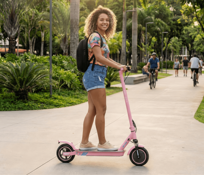 Patinete elétrico testando autonomia real nas ladeiras urbanas brasileiras