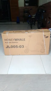 Honeywhale JL005 Scooter Elétrico Infantil com Alto-falante Bluetooth Motor 350W Bateria 3.6Ah Cesta Dupla photo review