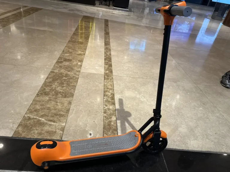 Honeywhale E2 - Patinete Elétrico Infantil Rosa com Bluetooth photo review